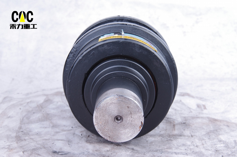 PC200 CARRIER ROLLER (3)