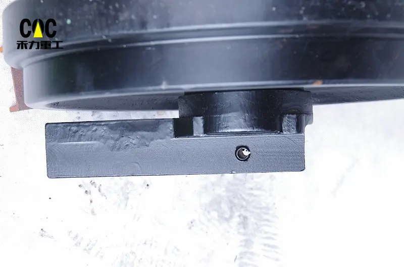 2021 Good Quality Excavator Undercarriage Front Idler - Wholesale fabricated idler roller excavator track idler for HYUNDAI R130 front idler wheel – Heli detail pictures