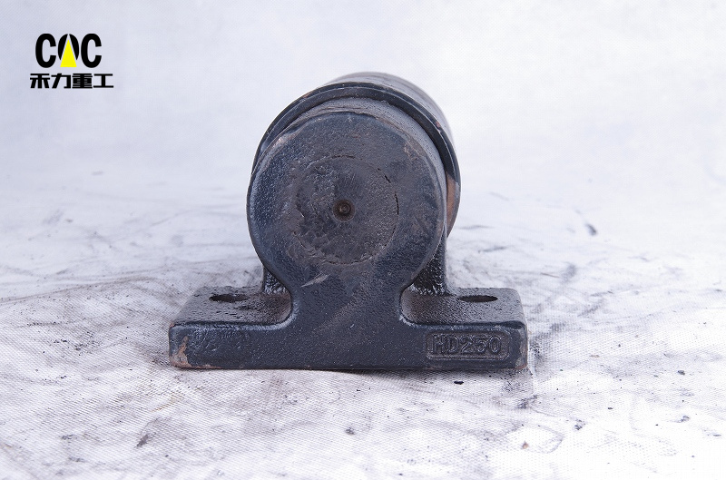 Chinese wholesale Upper Chain Roller - Excavator Undercarriage dh250 Top Carrier Roller For Sale Excavator carrier roller – Heli detail pictures